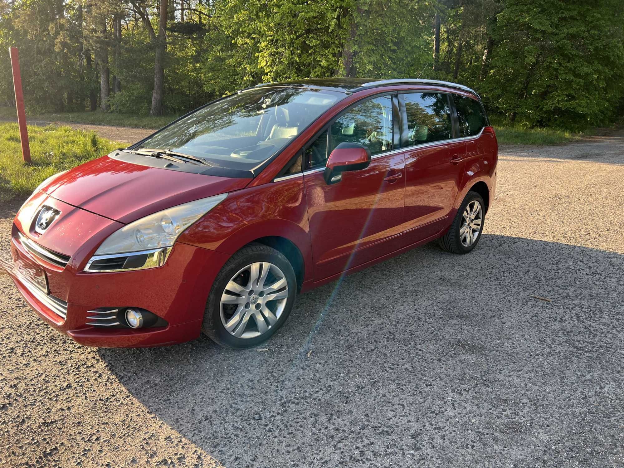 SPRZEDAM auto Peugeot 5008 - 7-osobowy, idealny dla rodziny!