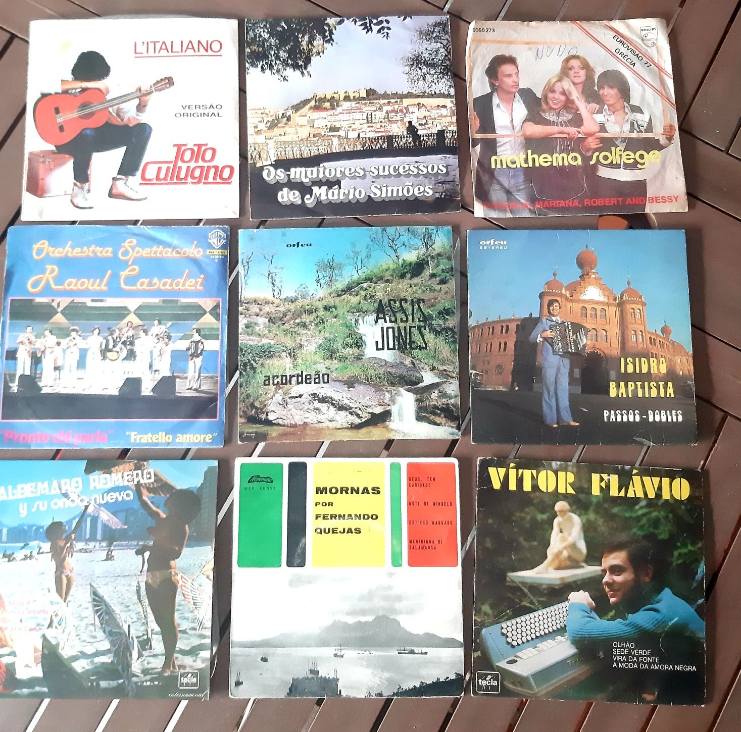 32 Discos vinil singles 45 rpm