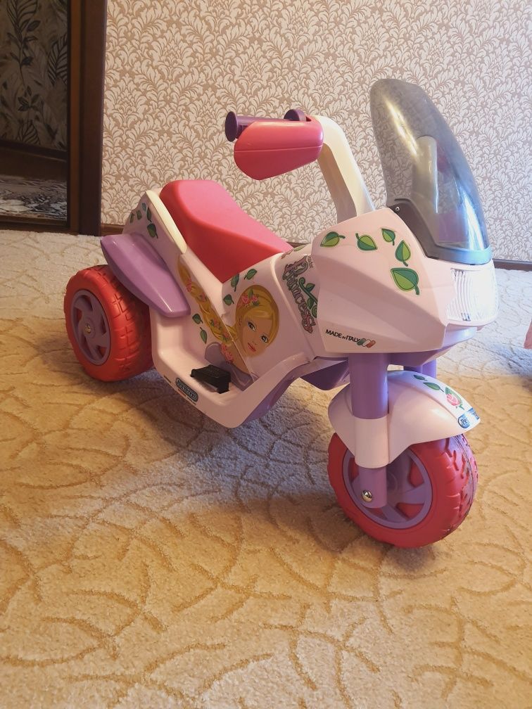 Дитячий трицикл Peg Perego Mini Princess
.Електромотоцикл.Італія
