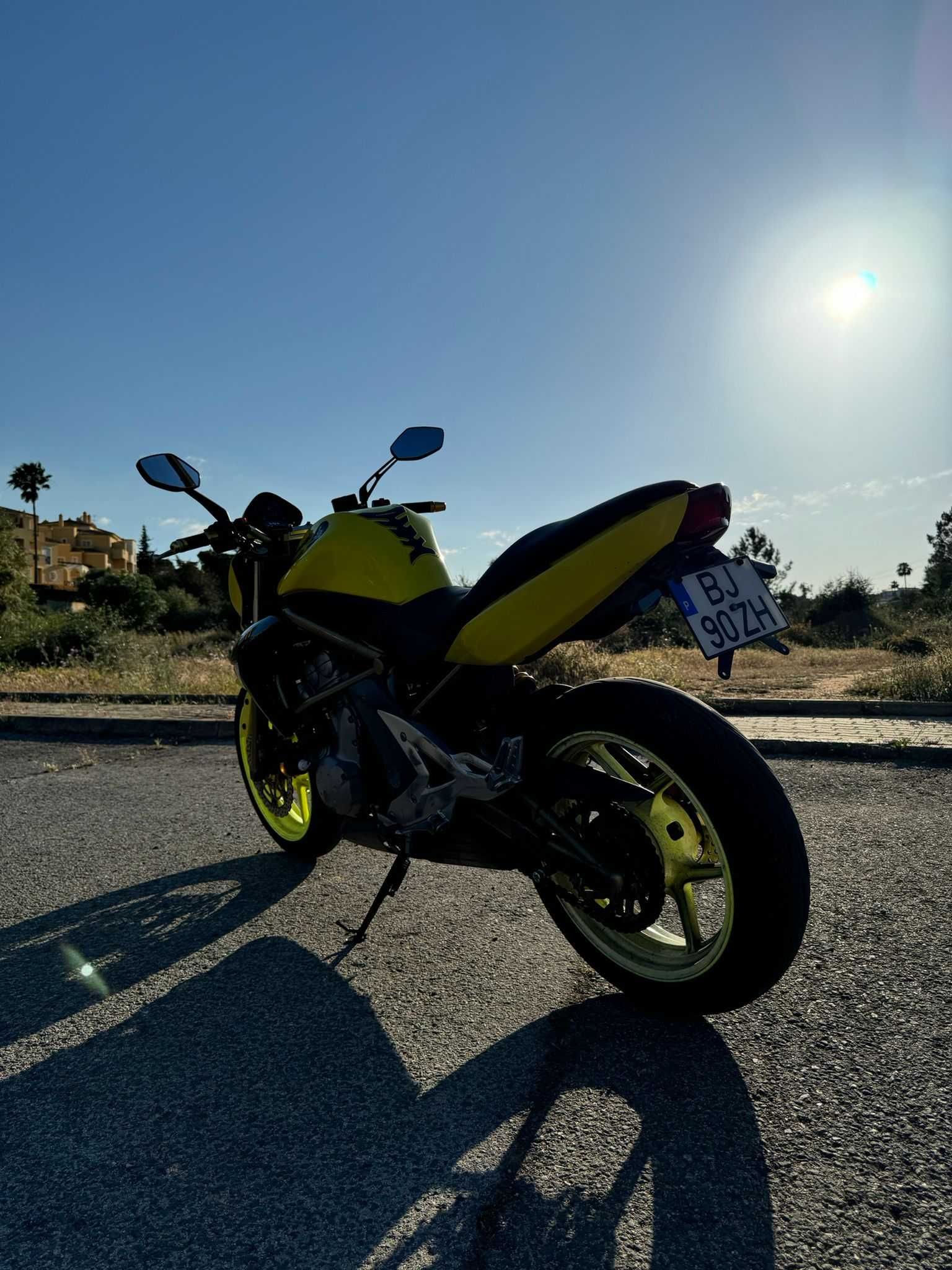 Kawasaki ER-6N revisão recente
