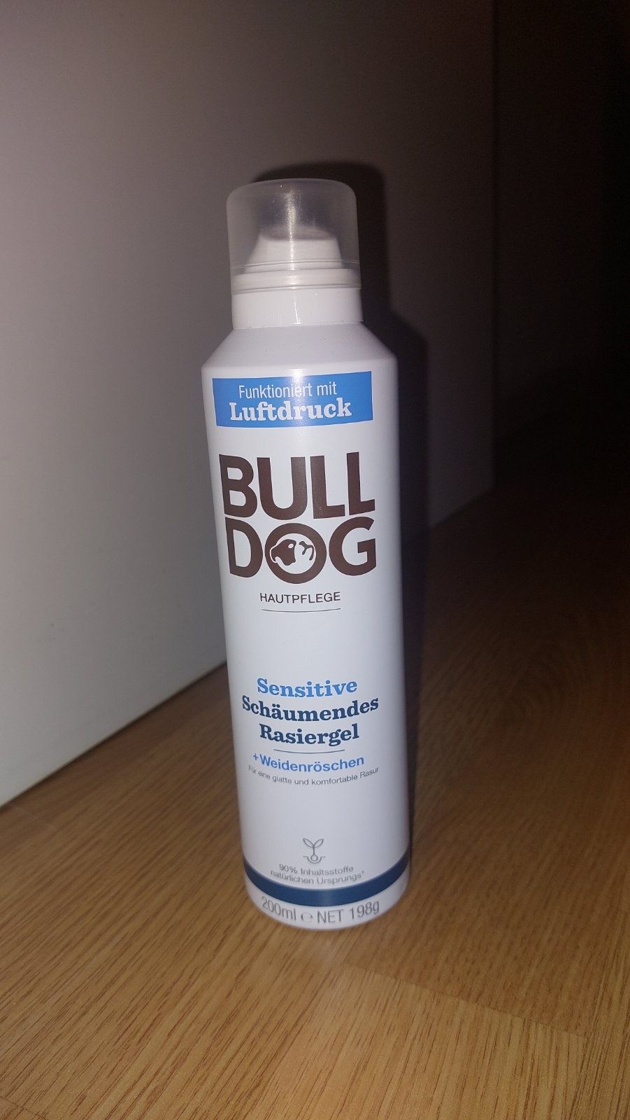 Чоловічий станок для гоління, піна та гель для вмивання фірми Bulldog