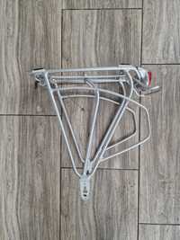 Bagażnik rowerowy tylny aluminiowy Batavus z lampą 28