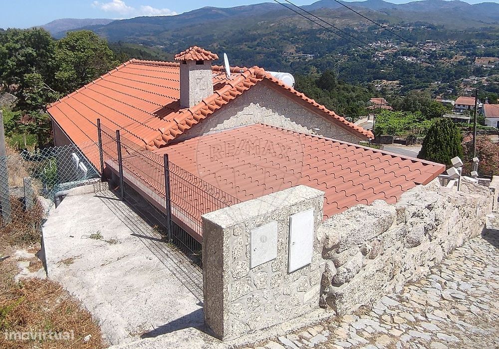 Moradia T4 para arrendamento