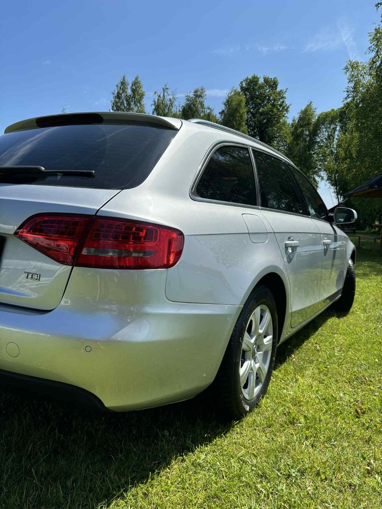 Audi A4 B8 2.0 TDI Automat - multitronic 2011 rok