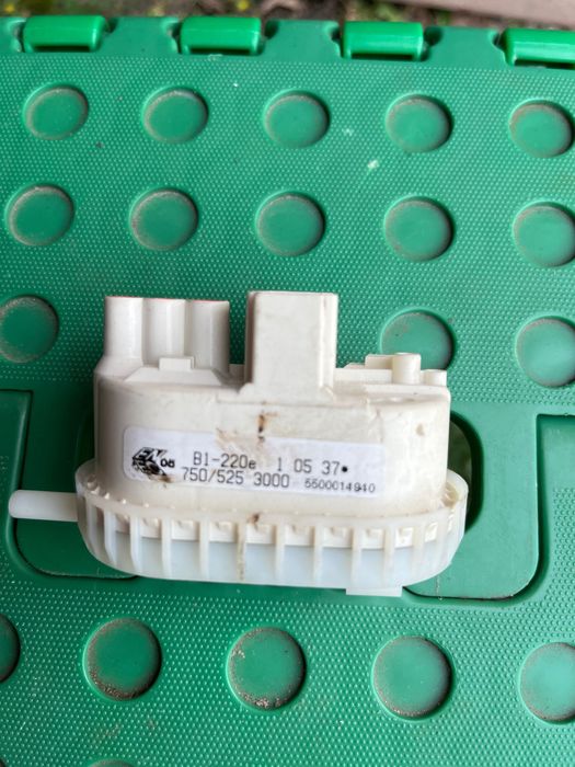 Продам  запчастини для пральної машинки bosh WFL 1662OE