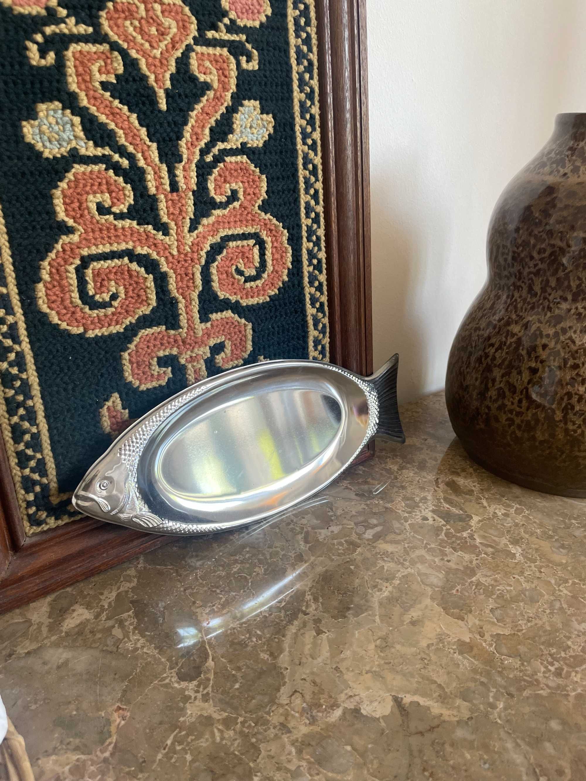 Patera em forma de peixe