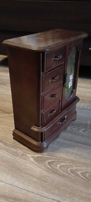 Деревянная винтажная шкатулка