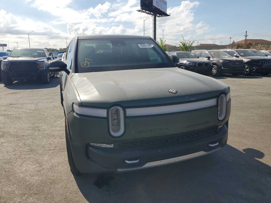 Продається в процесі доставки Rivian R1t ADVENTURE 2022