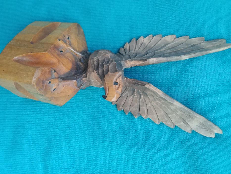 Деревянный орёл статуэтка