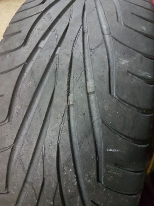 Vendo pneus semi novos muito rasto ainda 225/40/18 e 205 55 r16