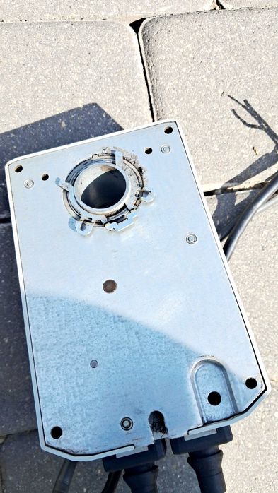 Siłownik obrotowy SM 230A-S BELIMO 100..240V AC. 6VA, 2,5W