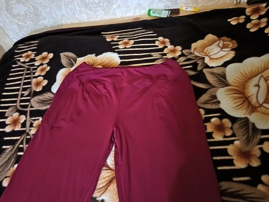 Для пишних форм продам теплі спортивні штани великого розміру.