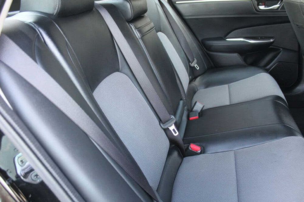 Honda Clarity Hybrid Plug-In      2018