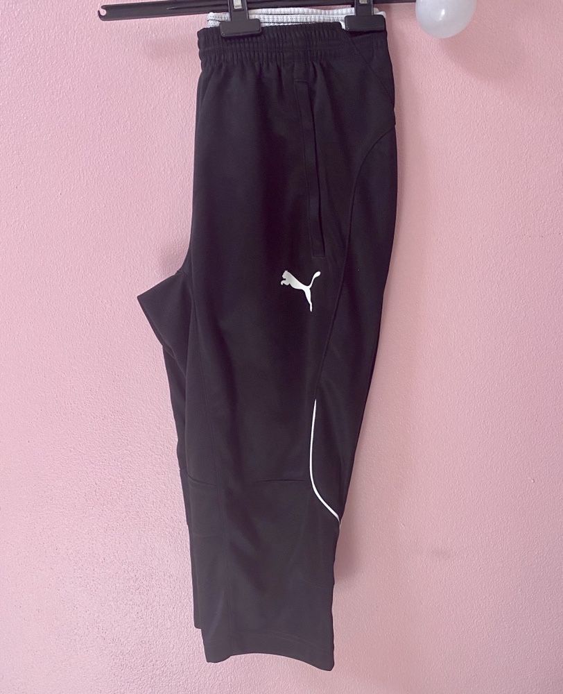 PUMA Corsarios / Bermudas pretos (M) novos sem etiqueta