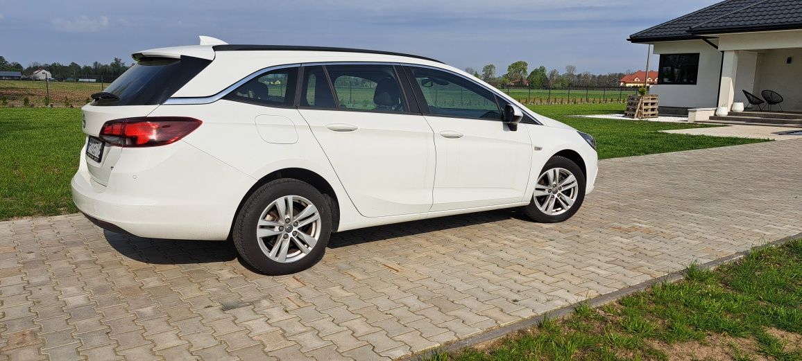 Opel Astra K * Sport Tourer 1.6 Diesel* 110km*Navi*Klima*Alu