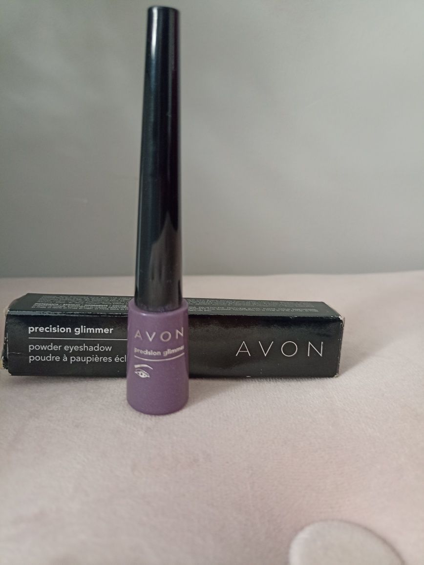 Sypki cień do powiek Avon