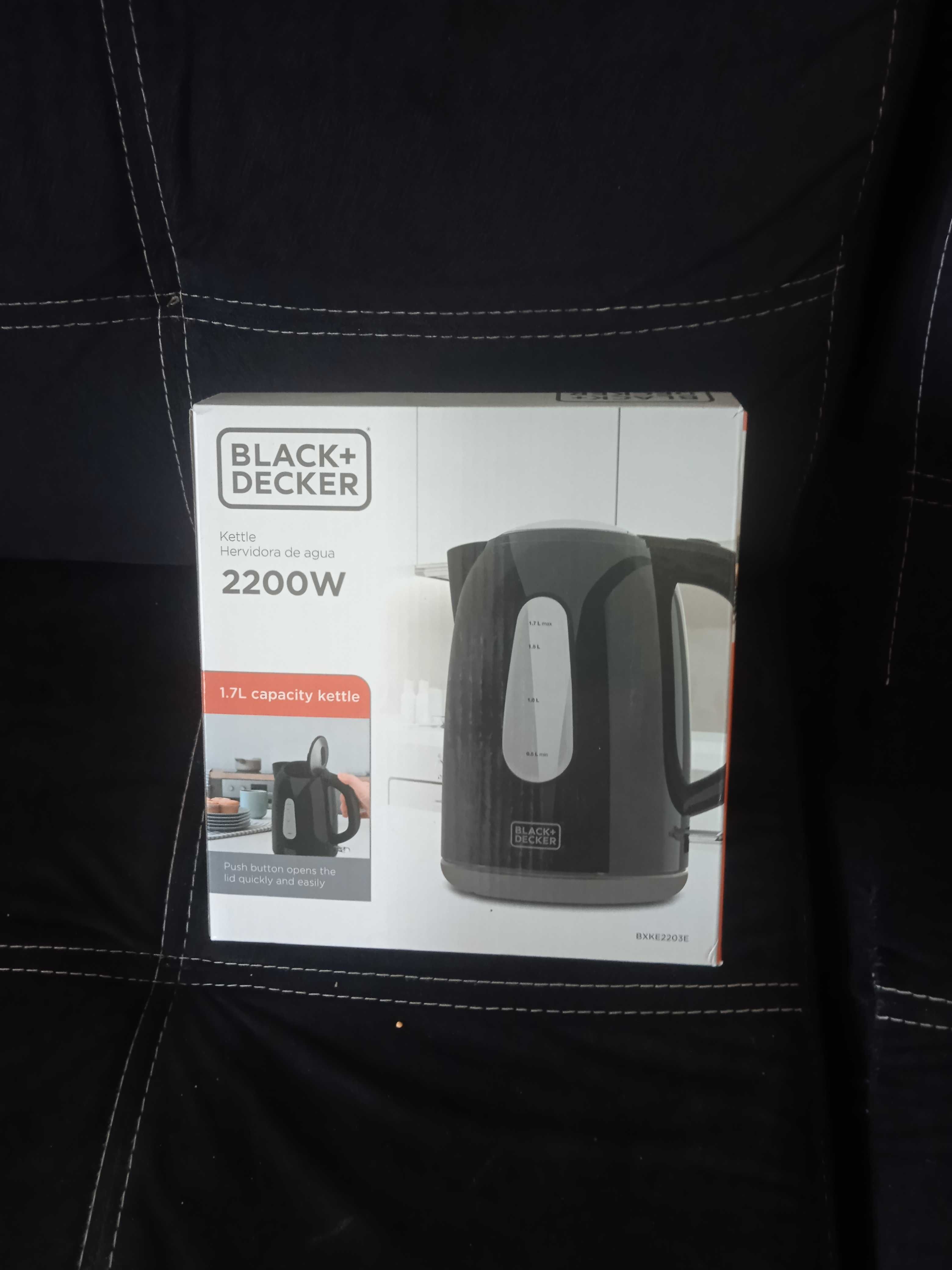 Czajnik elektryczny 1,7 L Black Decker 2200 W  nowy