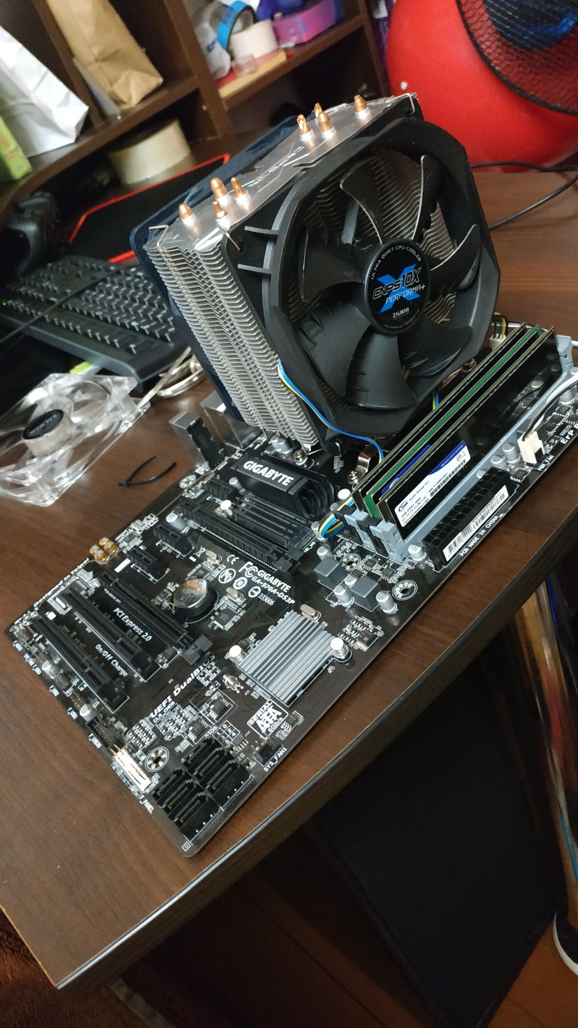 Компьютер, игровой комплект Gigabyte GA-970A-DS3P+ fx8320+12гб озу