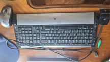 Bezprzewodowa kawiatura z myszką - Logitech