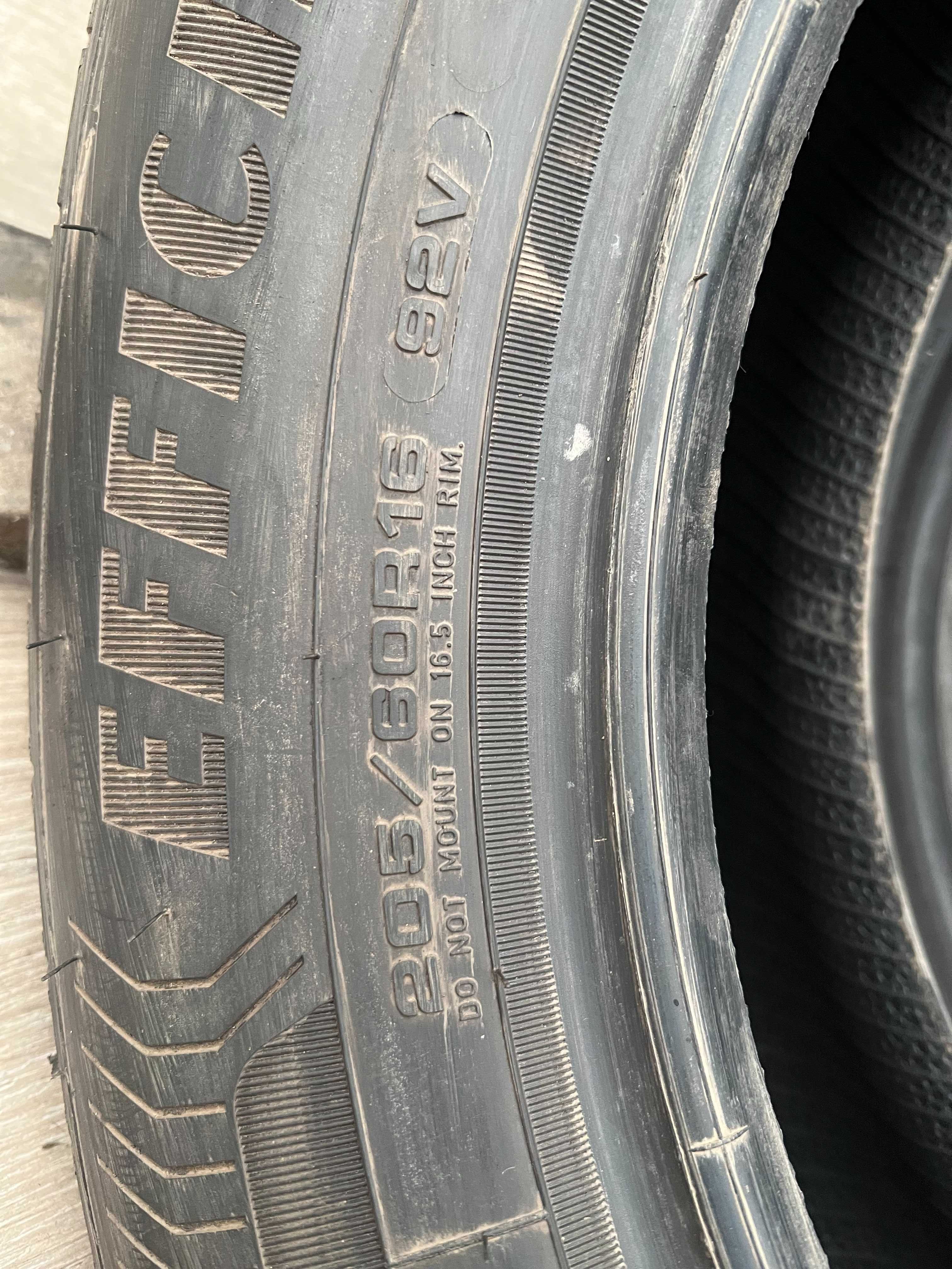 Opony letnie DEMO 205/60/R16 Goodyear EfficientGrip Performance -4 szt