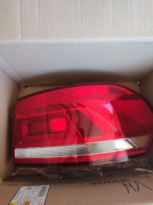 Lampa tylna prawa VW Touran 2024