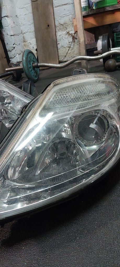 Lampa przednia prawa i lewa Citroen C8