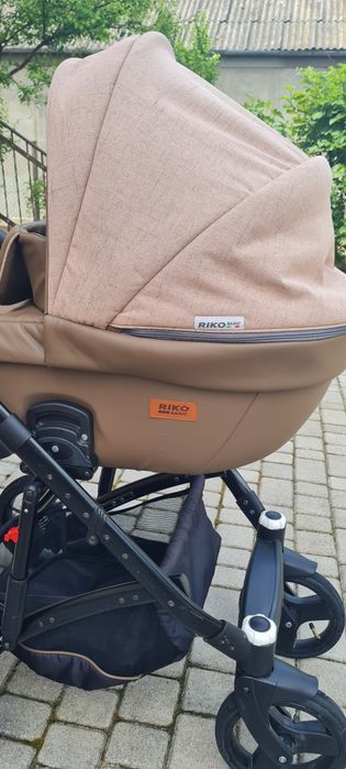 Коляска 3 в 1 Riko Basic Aicon 10 с автолюлькой