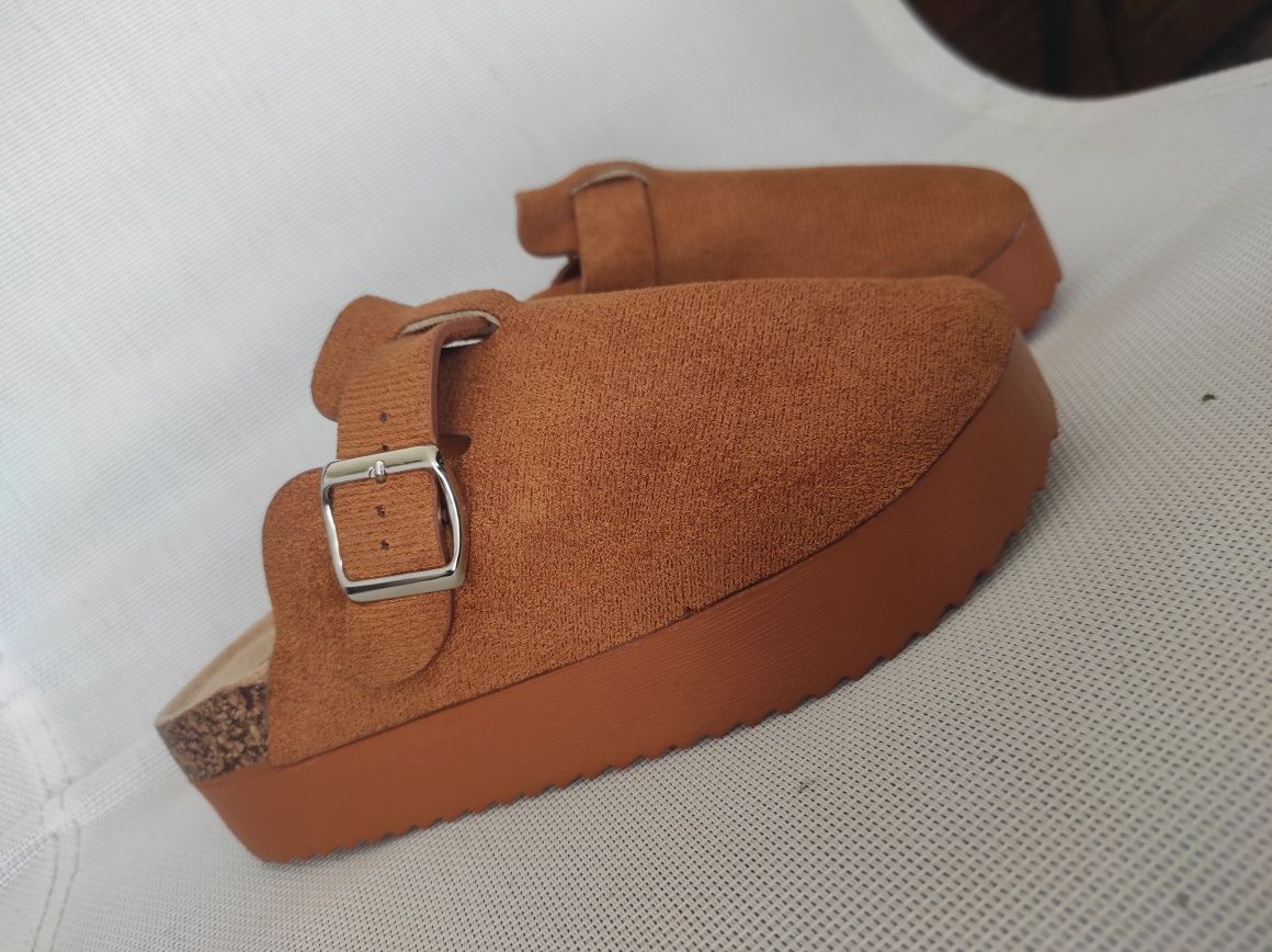 Klapki zakryte palce 23 cm