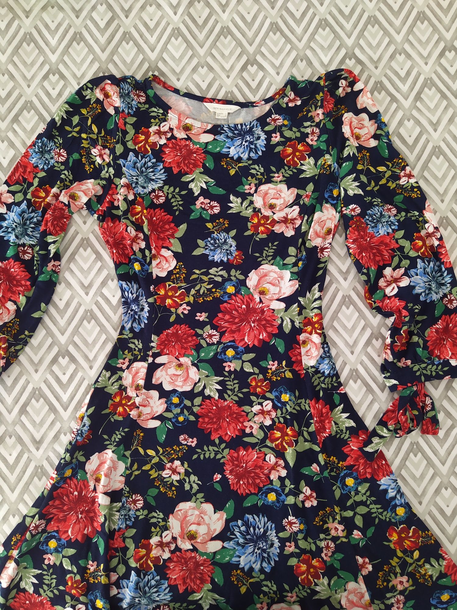 Vestido com flores - Tamanho S