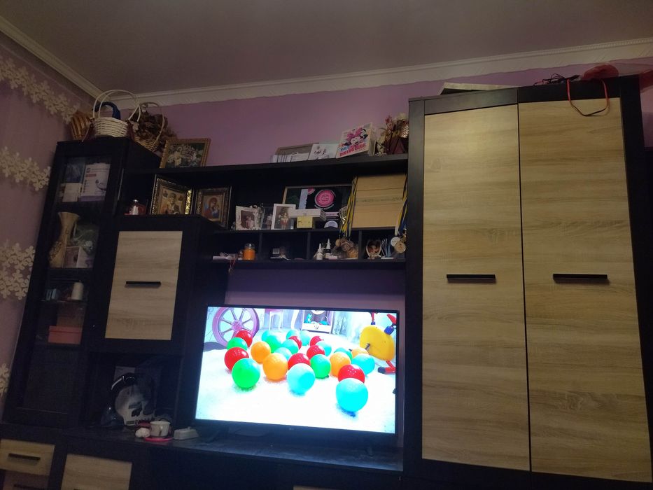 Продам  стінку  у вітальню