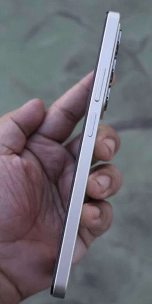 Realmi C75 8+8/256