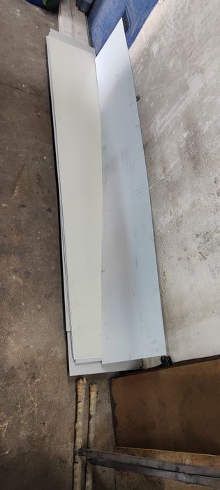 Blacha 0,5mm formatki 1,9-2 m /szerokie 23-33 cm ,malowane z dwóch str