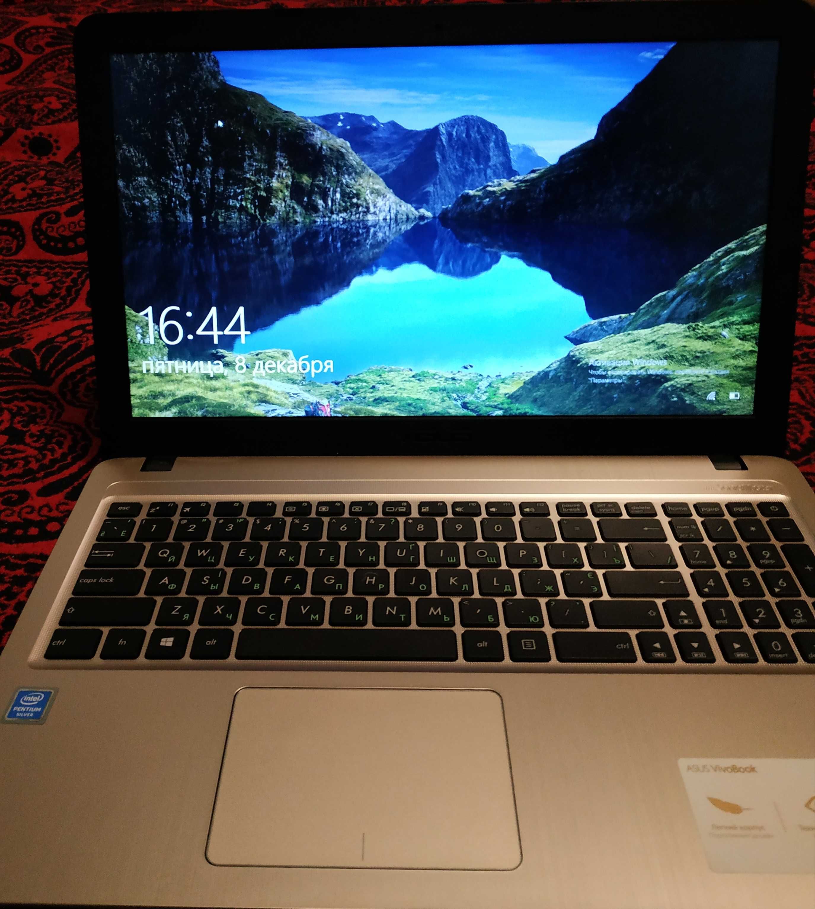 Продам ноутбук ASUS X 540M В НОВОМ СОСТОЯНИИ