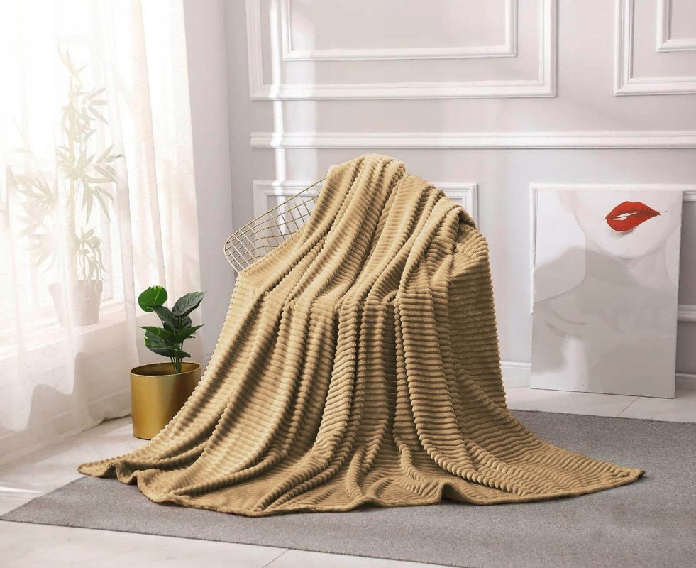 Koc 160x200 Mikrofibra Tłoczona Ardea Pasy Jednolity Pled Narzuta
