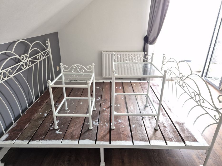Łóżko metalowe 160x200 i 2 stoliki nocne metaloplastyka.
