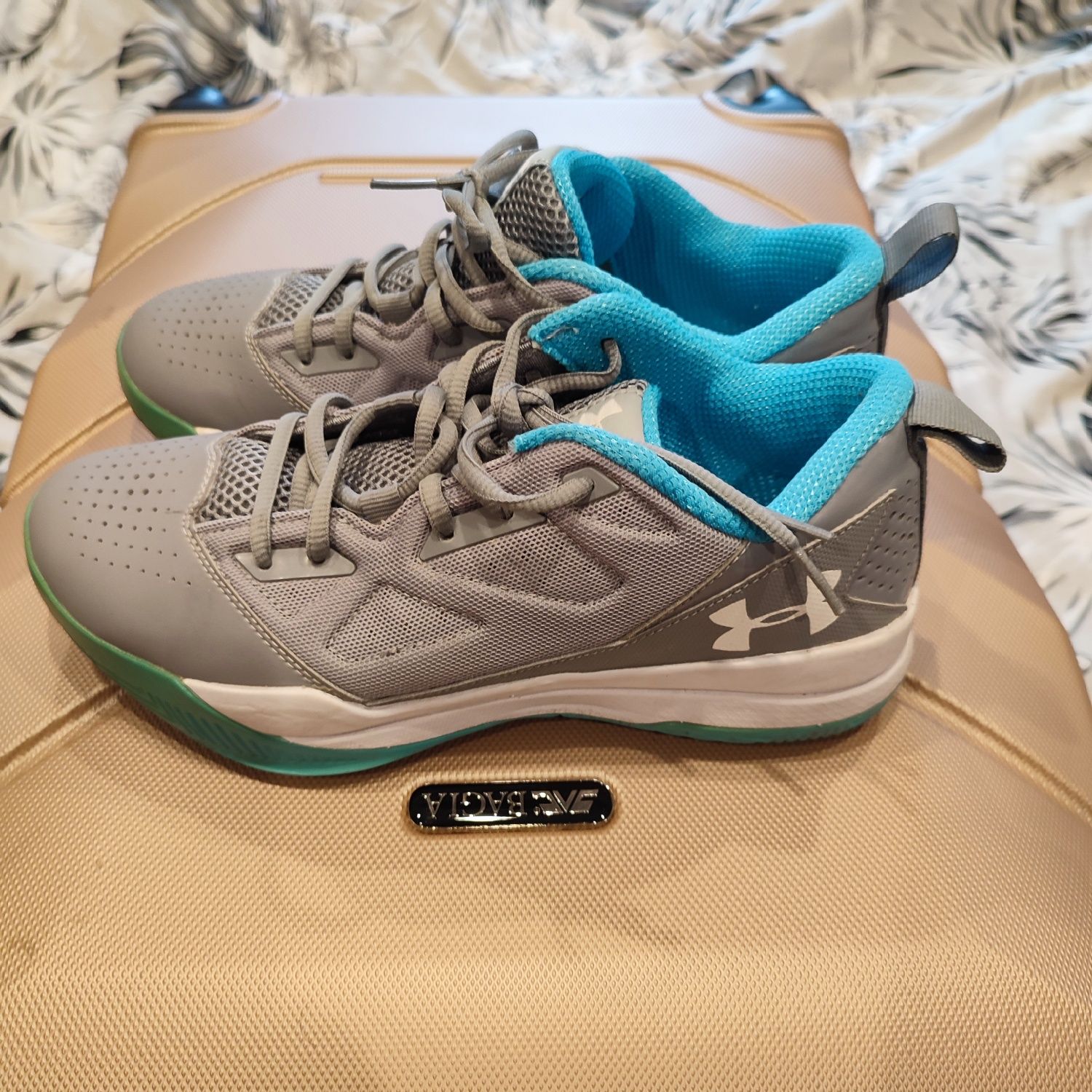 Buty damskie Under Armour 40