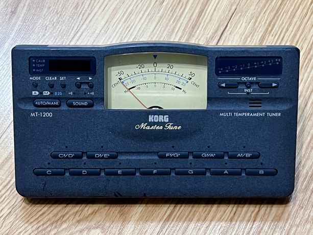 Korg Master Tuner MT-1200 do strojenia akordeonu