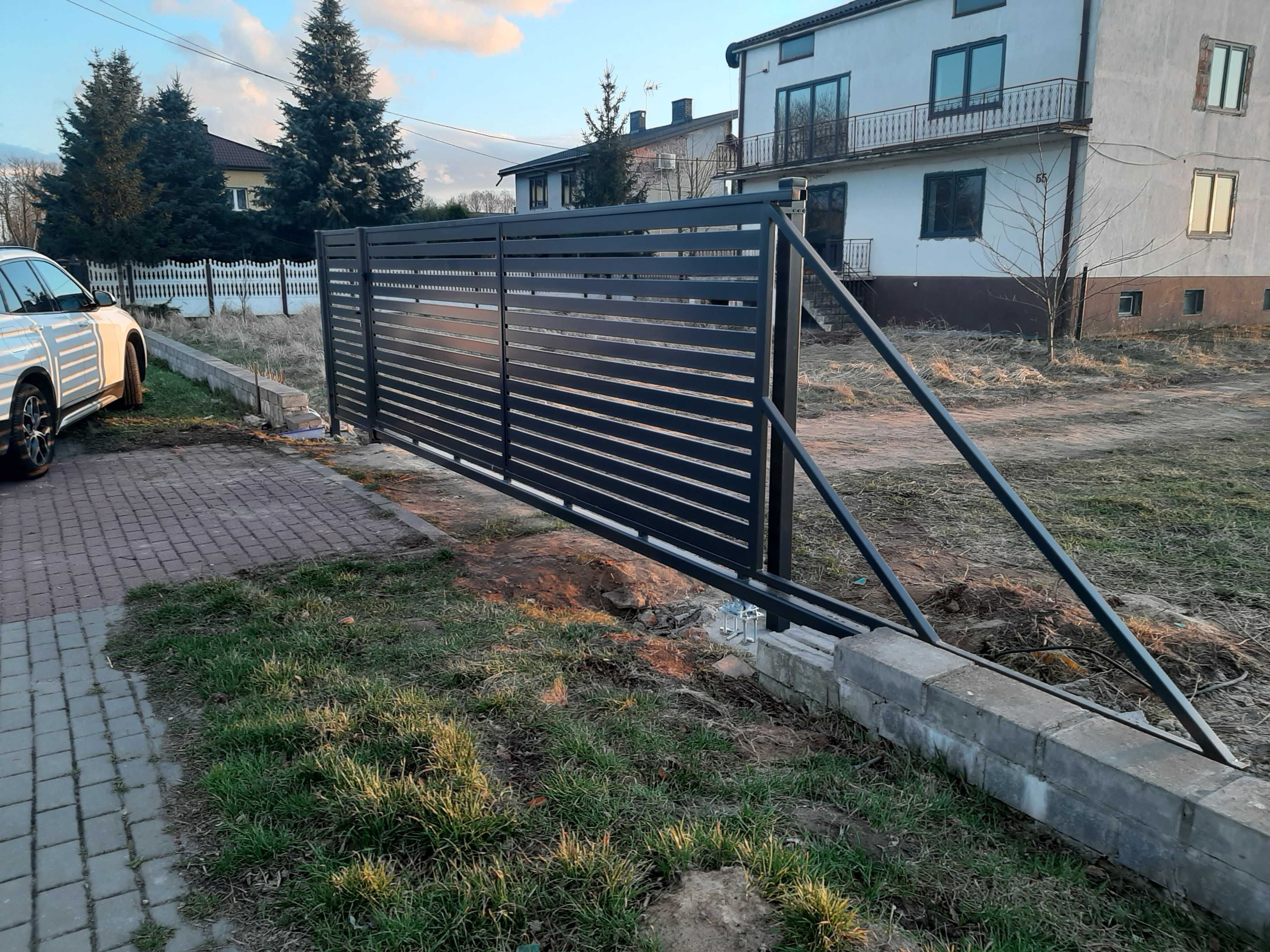 Brama przesuwna palisadowa 4000x1500 w komplecie