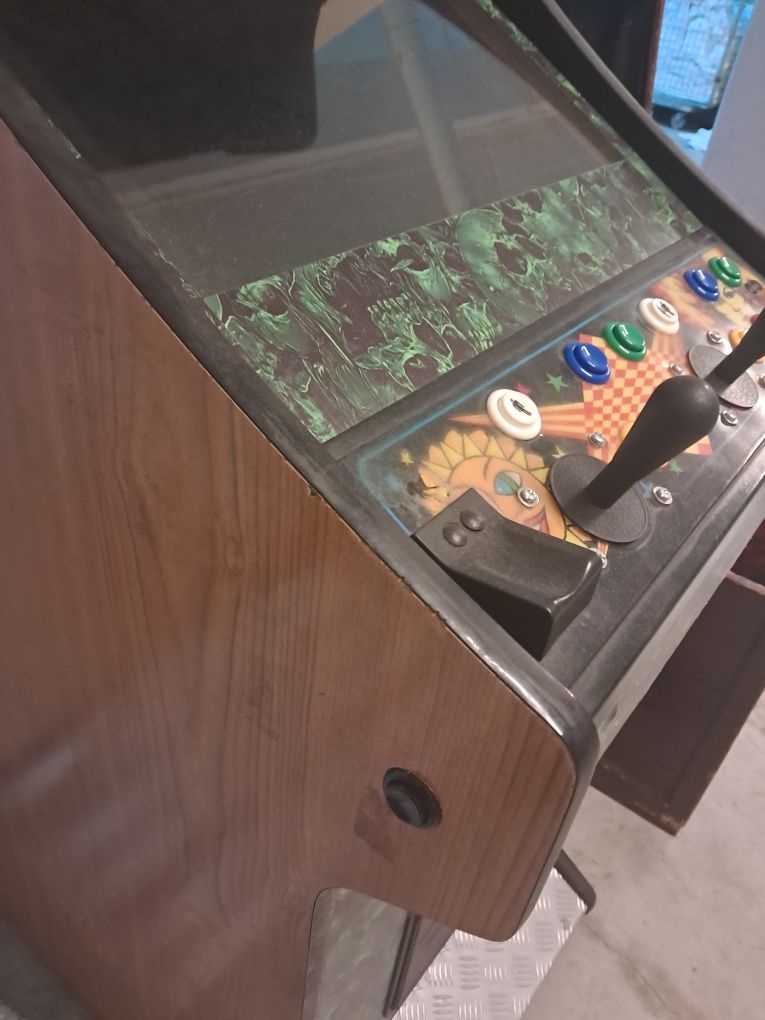 Máquina arcade alterada