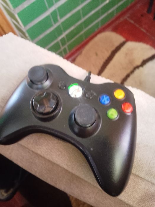 X BOX 360 + 20 дисков с играми