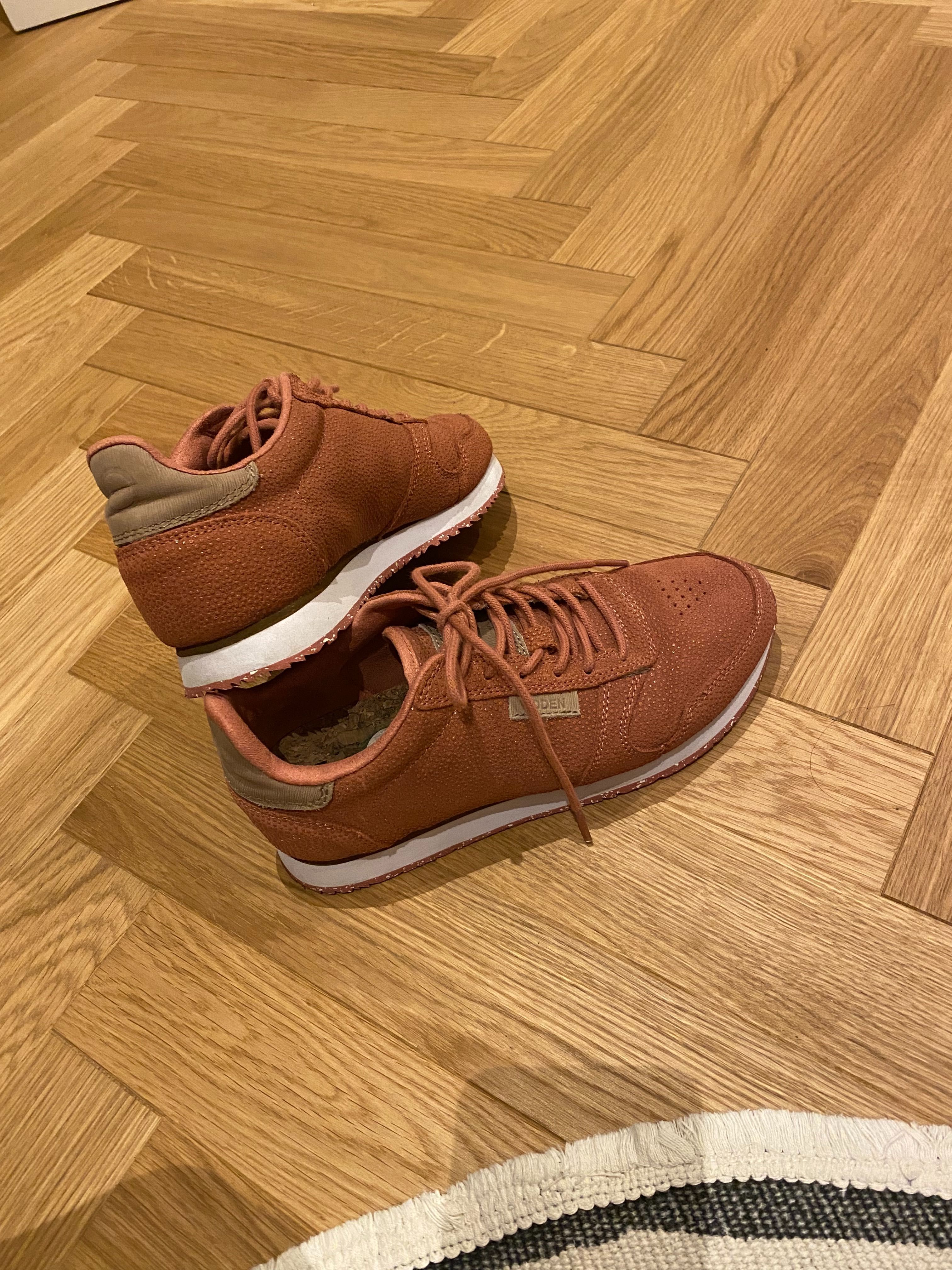 Sneakersy Firmy Wooden