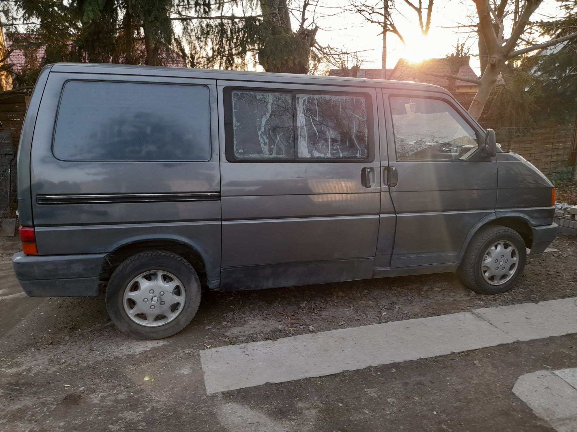 Sprzedam VW T4 2,4 D Multivan