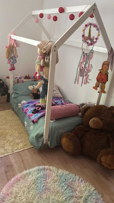 Cama Montessori Casinha impecável