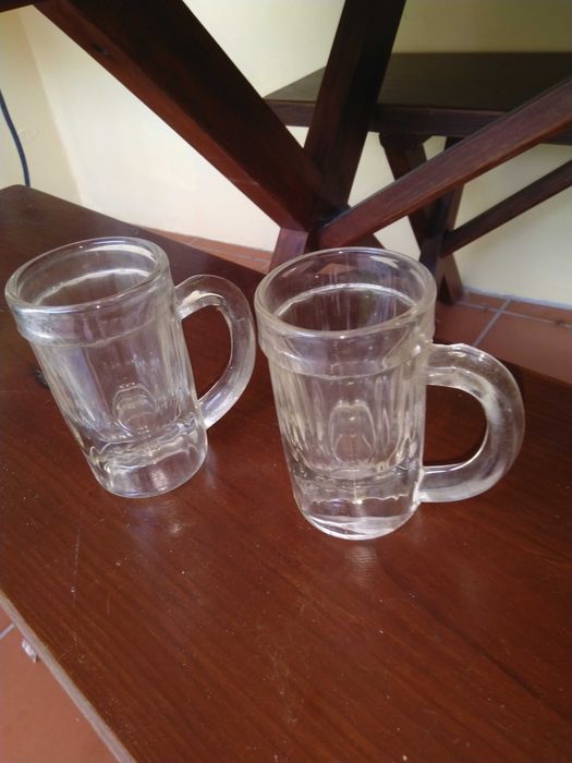 Canecas de vidro antigas 2 tamanhos