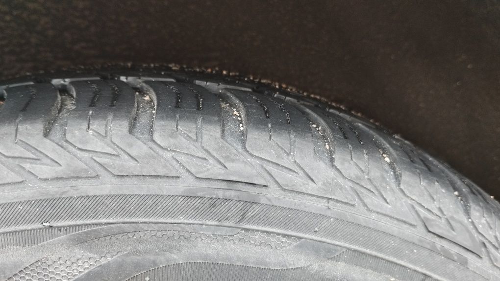 Opony wielosezonowe 195/60R15 Medallion