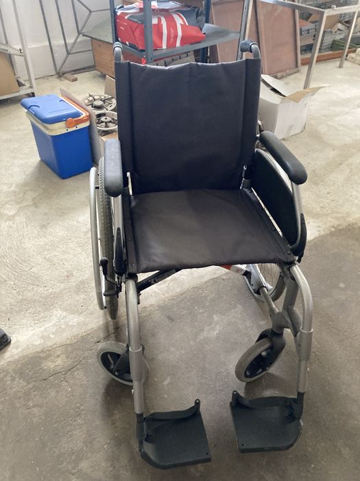 Cadeira de rodas grande sunrise medical