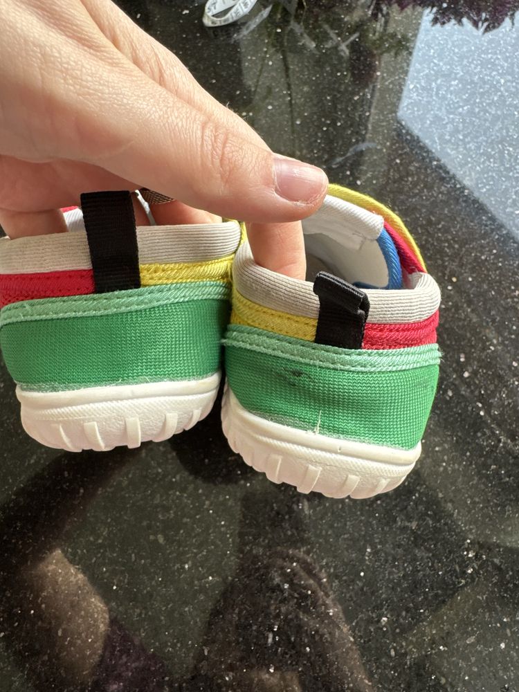 Buty 31 miekkie kapcie tenisowki