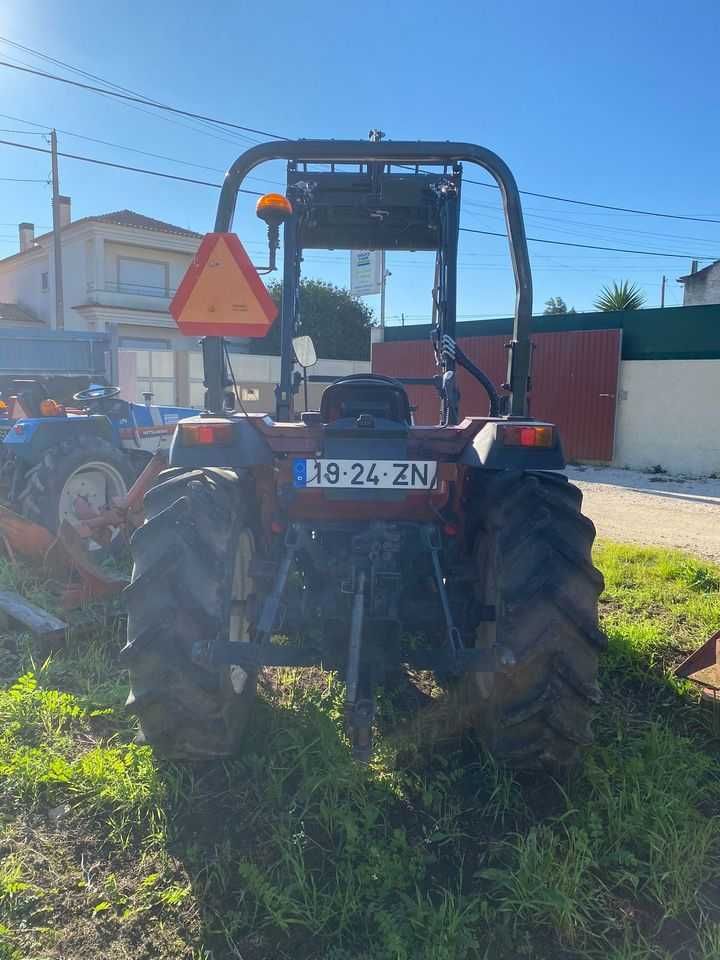 Trator agrícola TYM T400 usado