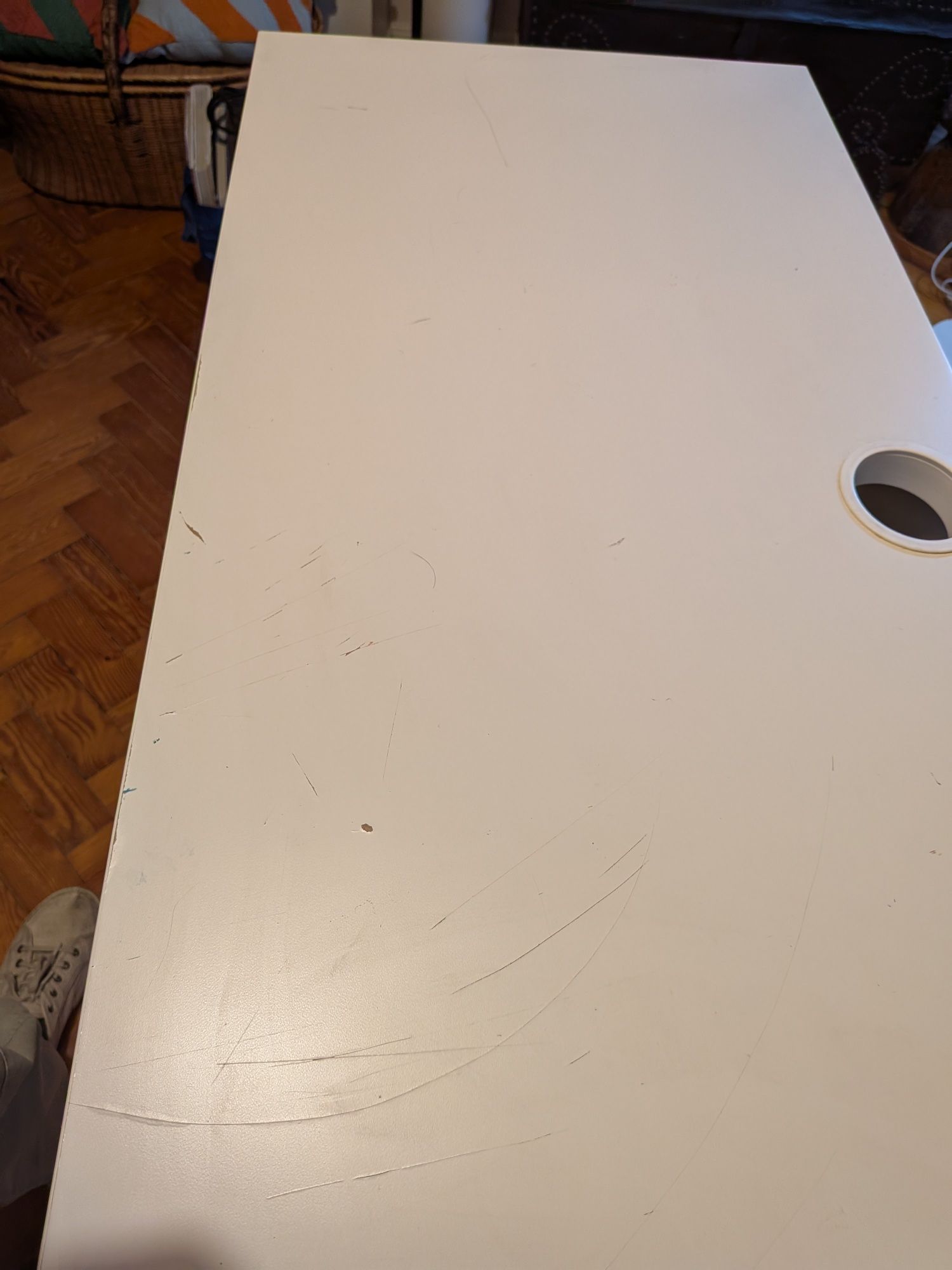 Secretaria IKEA Micke + oferta de cadeira IKEA