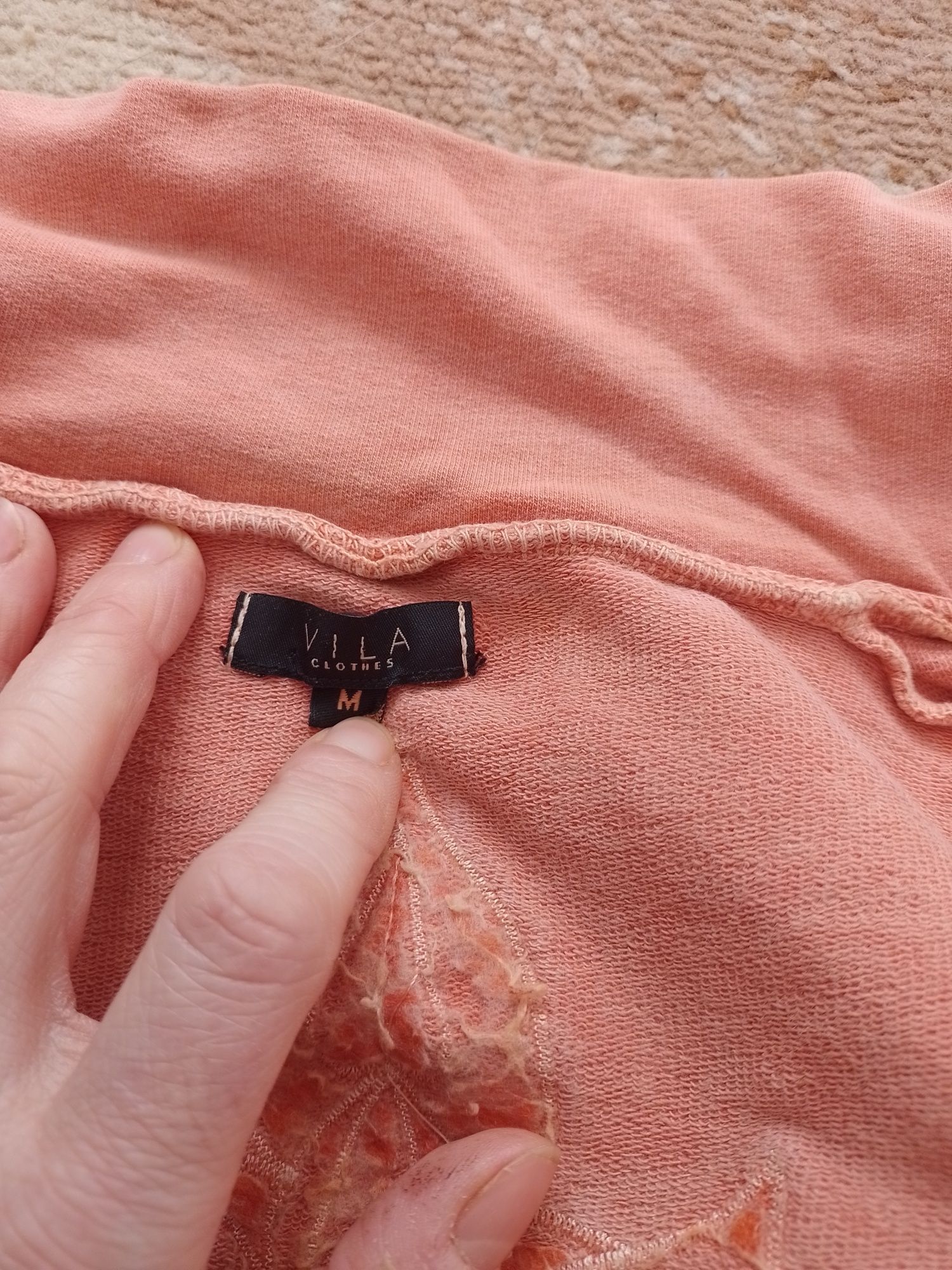 Bluza z naszywanymi kwiatami Vila M